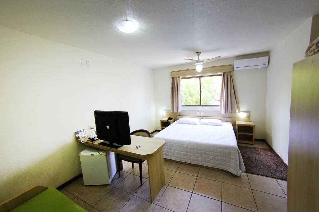 Hotel Antonio'S Санта-Крус-ду-Сул Экстерьер фото